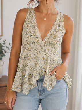 Beverly & Beck Floral Lace Trim Peplum Tank Top | Size Medium | NWOT